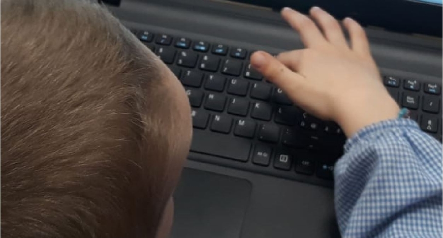Conosciamo le varie parti del computer, utilizziamo la tastiera per scrivere il nome
