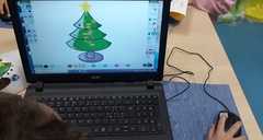 Con Tux Paint creiamo un biglietto di Auguri, utilizzando  timbri e colori.