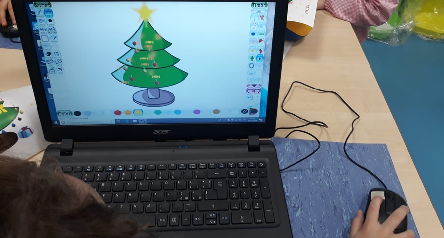 Con Tux Paint creiamo un biglietto di Auguri, utilizzando  timbri e colori.